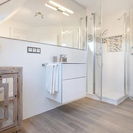 Oceanview Apartman *